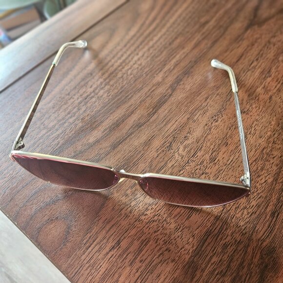 Steve Madden Silver Cat Eye Stunna Shades - Picture 9 of 9